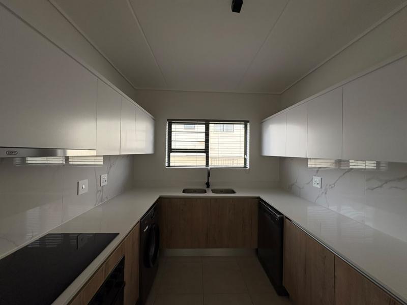 To Let 3 Bedroom Property for Rent in Richwood Western Cape